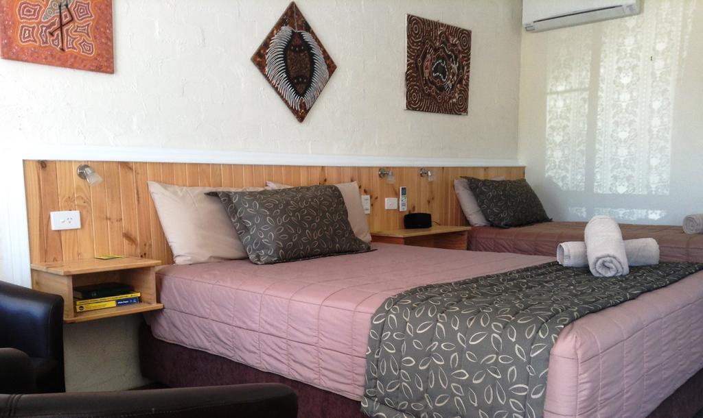 Winchester Motel モーリー 部屋 写真
