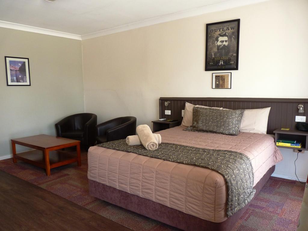 Winchester Motel モーリー 部屋 写真