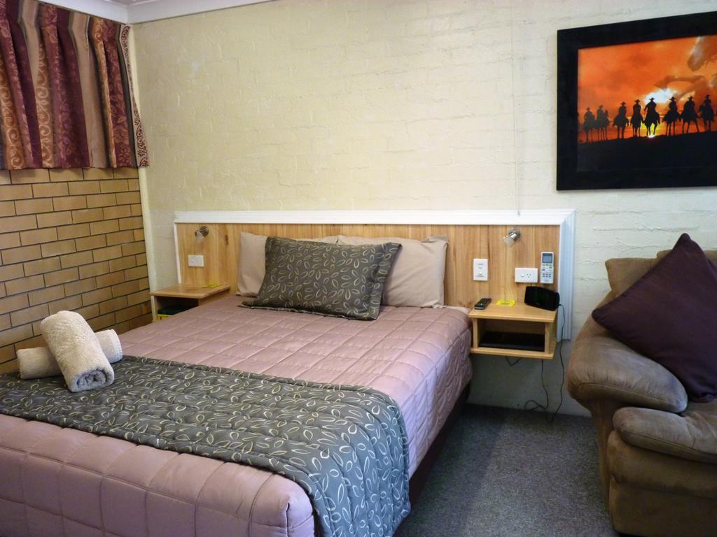 Winchester Motel モーリー 部屋 写真