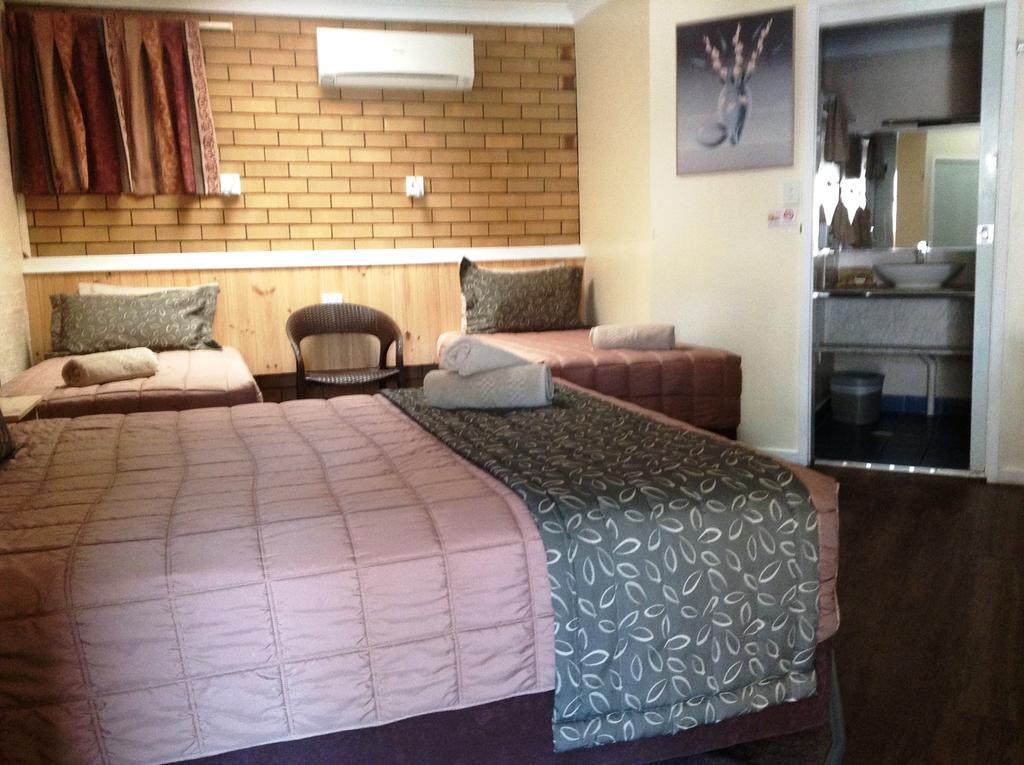 Winchester Motel モーリー 部屋 写真